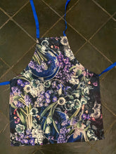Load image into Gallery viewer, Apron with floral print and fruits, BOLTE Home Textiles Collection