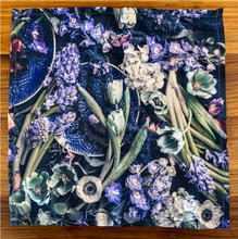 Load image into Gallery viewer, Bespoke Napkins with floral print and fruits, BOLTE Home Textiles Collection