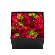 Load image into Gallery viewer, florist london, florist, florist uk, contactless flower delivery, flower delivery, flower delivery uk, home flowers london, event florist london, event florist, event designer london, luxury wedding planner, home interior, luxury event florist london, luxury florist london