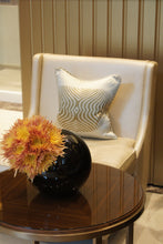 Load image into Gallery viewer, florist london, florist, florist uk, contactless flower delivery, flower delivery, flower delivery uk, home flowers london, event florist london, event florist, event designer london, luxury wedding planner, home interior, luxury event florist london, luxury florist london