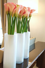 Load image into Gallery viewer, florist london, florist, florist uk, contactless flower delivery, flower delivery, flower delivery uk, home flowers london, event florist london, event florist, event designer london, luxury wedding planner, home interior, luxury event florist london, luxury florist london