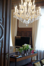 Load image into Gallery viewer, florist london, florist, florist uk, contactless flower delivery, flower delivery, flower delivery uk, home flowers london, event florist london, event florist, event designer london, luxury wedding planner, home interior, luxury event florist london, luxury florist london