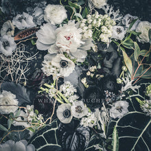 Load image into Gallery viewer, Bespoke Napkins with floral print and fruits, BOLTE Home Textiles Collection